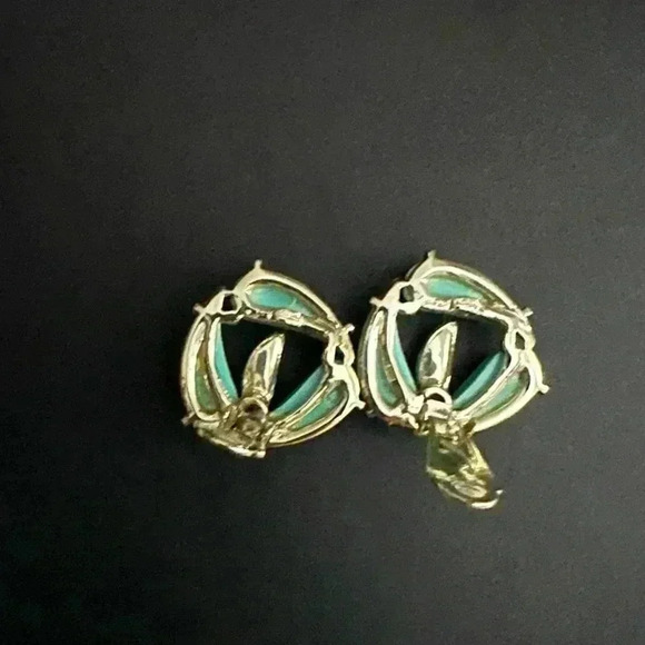 Vintage Aqua Green With White Leaf Center Silver Accents Clip Earrings - Picture 3 of 7